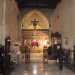 Non ci resta ora che entrare, per venire cos avvolti in unatmosfera che ci trasporta nel vicino Oriente. La lingua greca risuona nei canti della lunga liturgia...